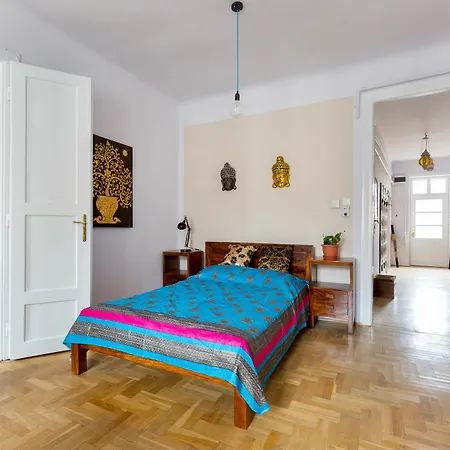 Apartment Bpm - Exotic And Buddha In Soho