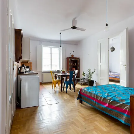 Bpm - Exotic And Buddha In Soho Apartment