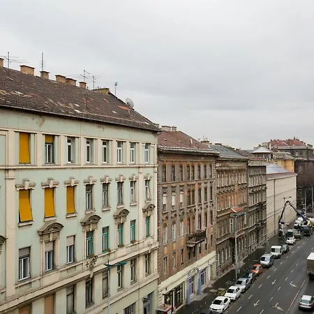Bpm - Exotic And Buddha In Soho Apartment Budapest